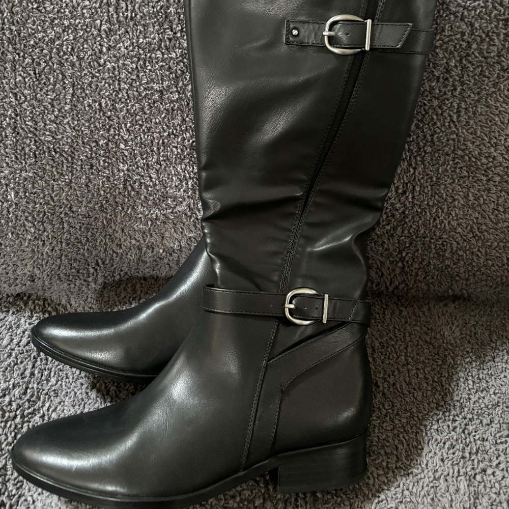 New Naturalizer Women's Knee High Boots  Sahara Buckle Detail Size 8M